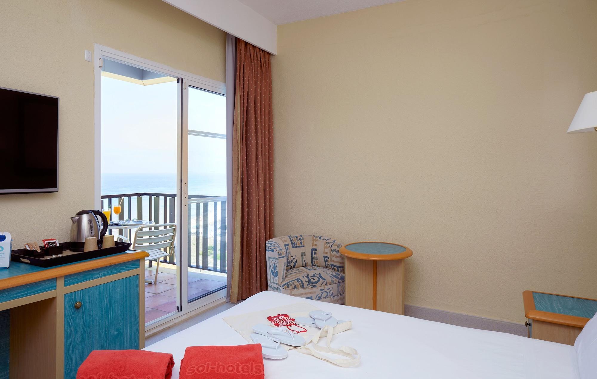 Hotel Sol Milanos Pingueinos Son Bou Esterno foto