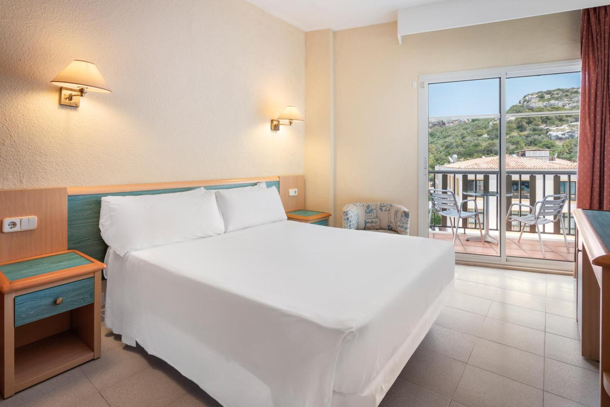 Hotel Sol Milanos Pingueinos Son Bou Esterno foto