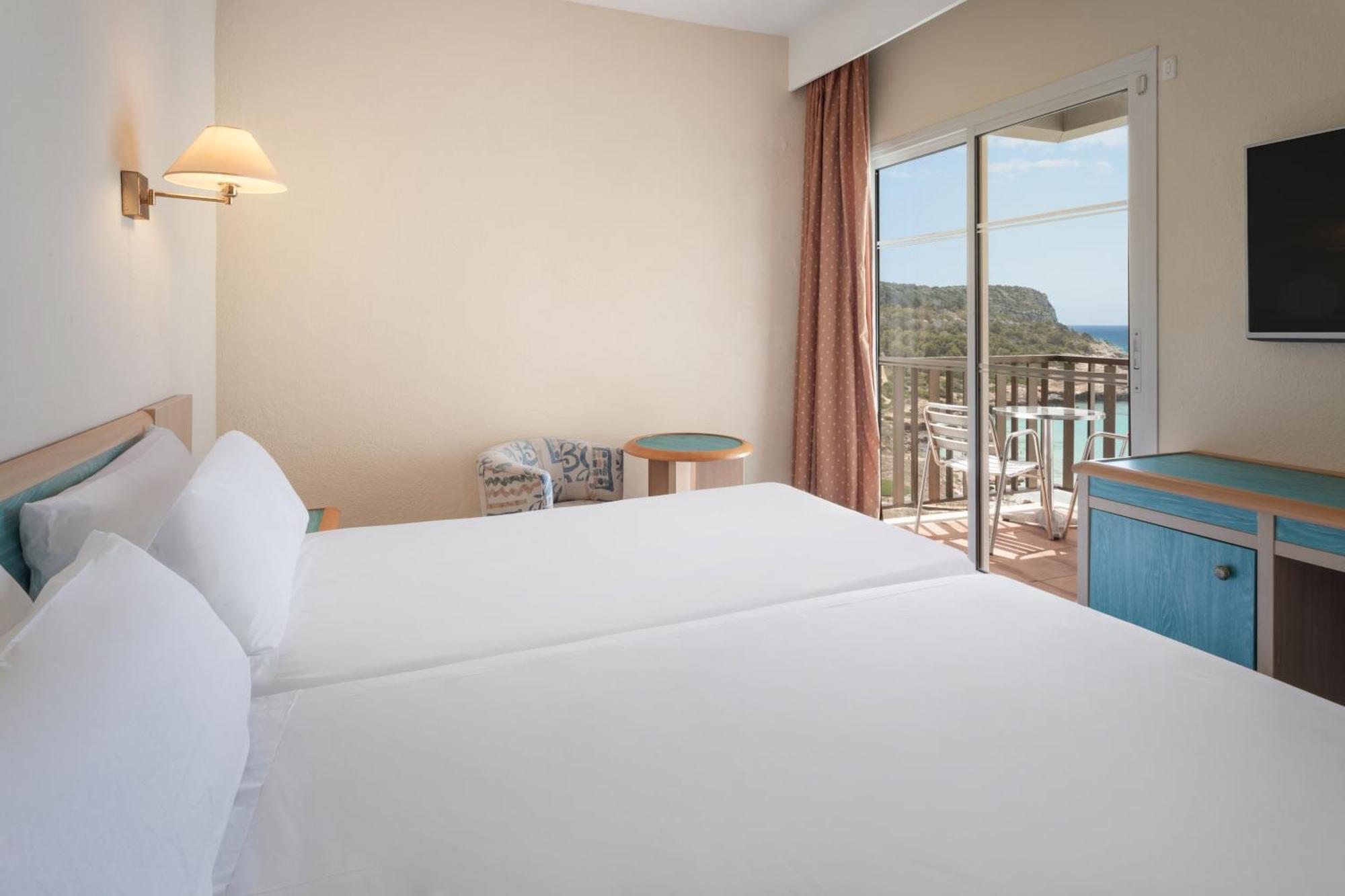 Hotel Sol Milanos Pingueinos Son Bou Esterno foto