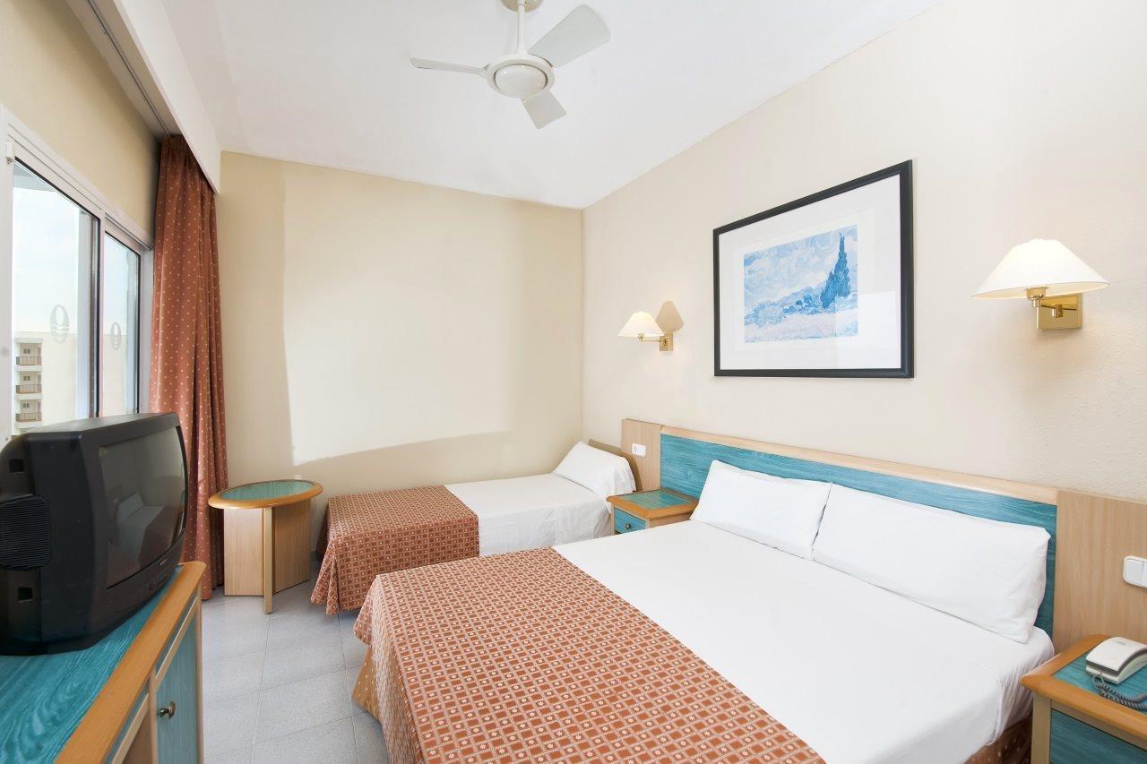 Hotel Sol Milanos Pingueinos Son Bou Esterno foto